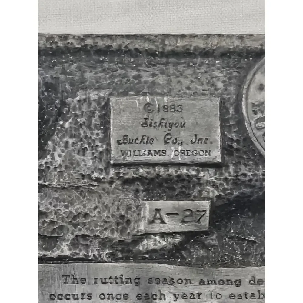 1983 Siskiyou Buckle Company Belt Buckle Deer Rutting A-27